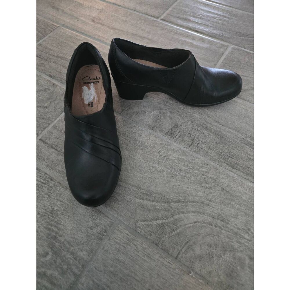 Women's Clarks Slip On Ankle Bootie Black Leather Size‎ 7